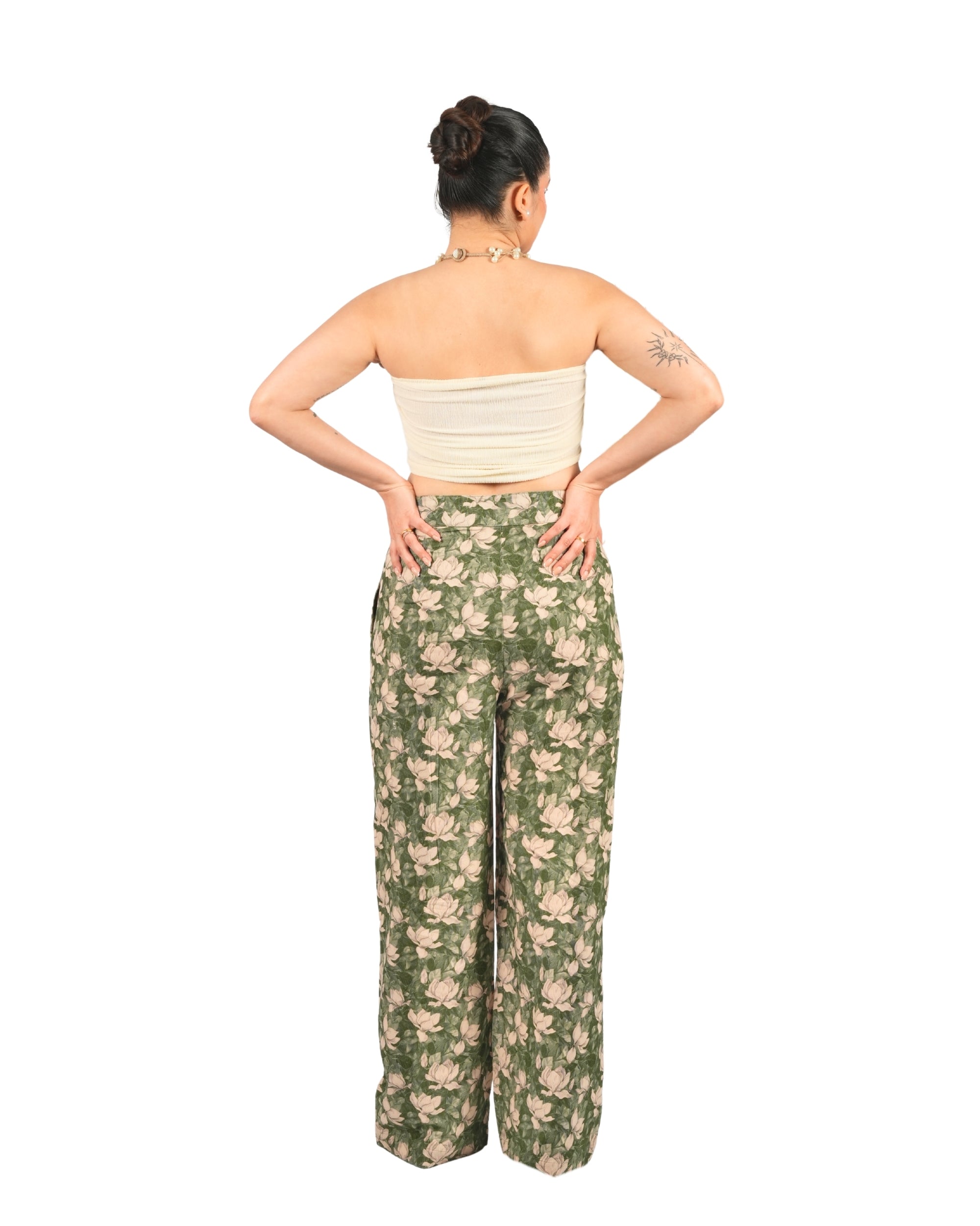 Relaxed fit printed pants for women with soft fabric